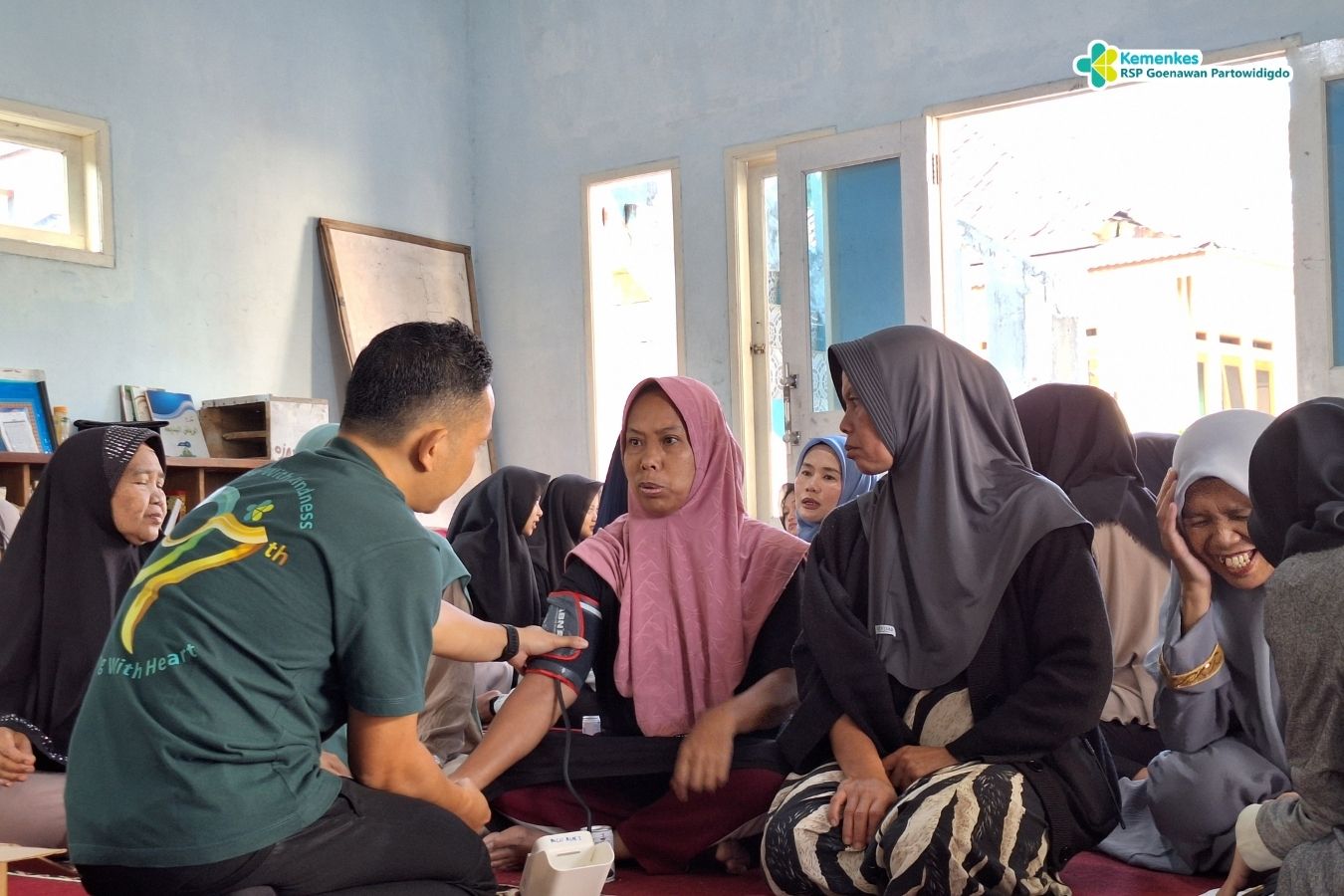 Kegiatan SABA DESA RS Goenawan di Pondok Pesantren TARBIATUL HUDA dalam rangka berbagi edukasi kesehatan di lingkungan pesantren.