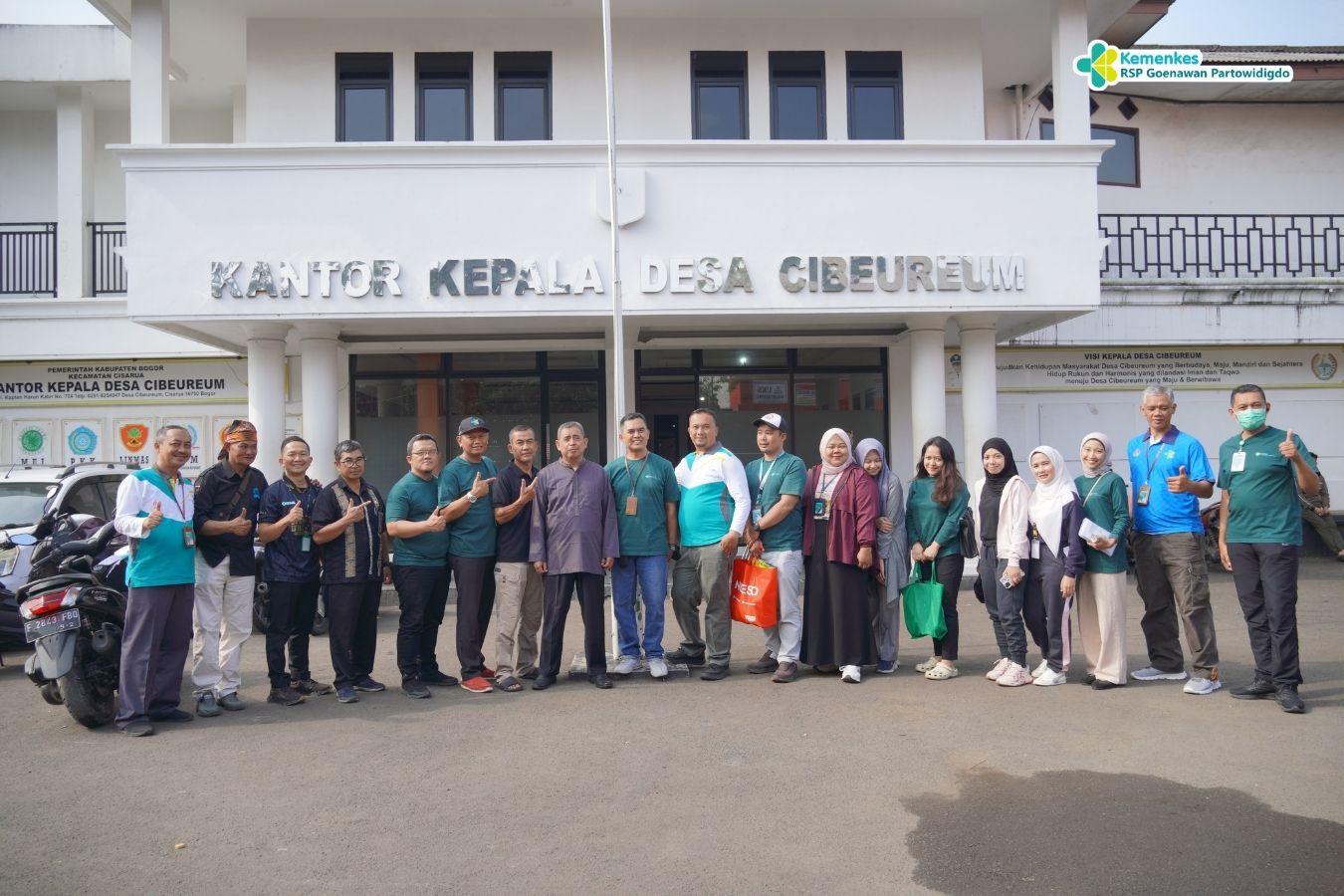 RS Goenawan hadir lebih dekat dengan masyarakat melalui kegiatan SABA DESA, dengan memberikan layanan pemeriksaan kesehatan gratis, konsultasi langsung dengan dokter, serta pemeriksaan kesehatan gigi.