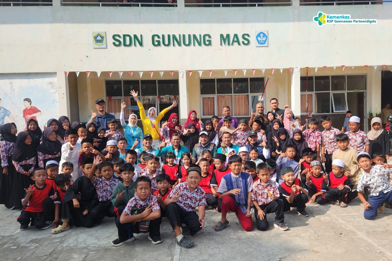 Kegiatan Saba Desa RS Goenawan ke SDN Gunung mas dengan agenda Edukasi Kesehatan dengan tema Pola Hidup Bersih dan Sehat di lingkungan sekolah dan di rumah.