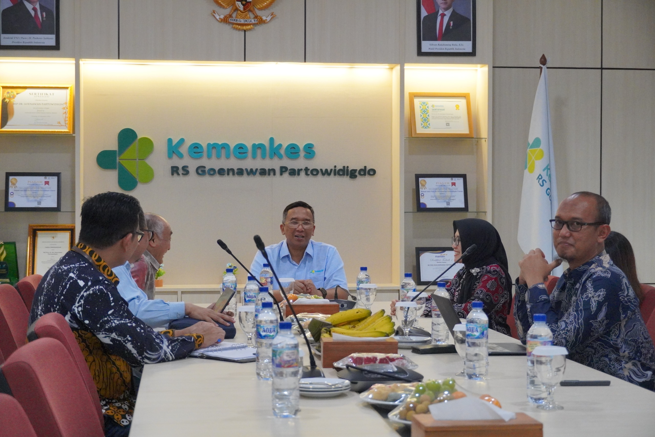 KUNJUNGAN KERJA DIRJEN KESLAN KE RS GOENAWAN